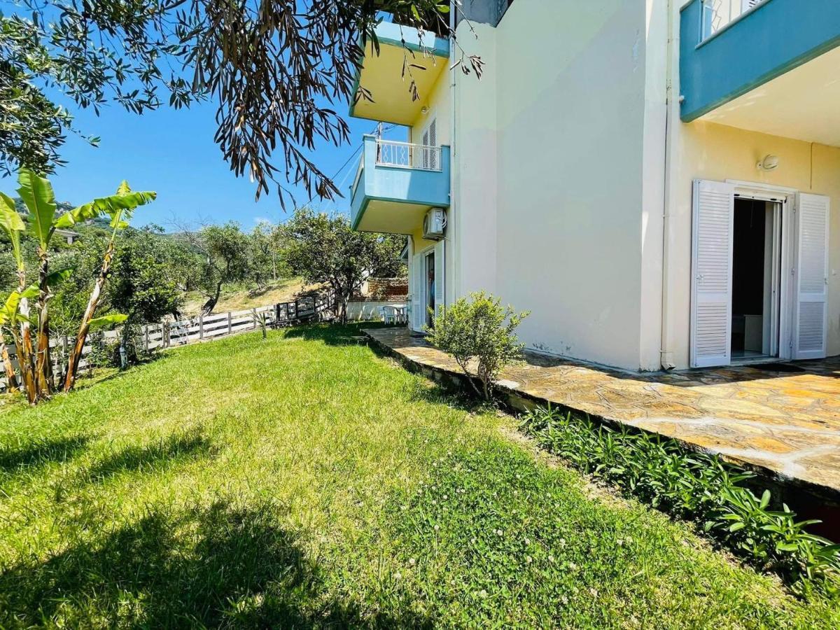 Triantis Apartments Ліґія Екстер'єр фото
