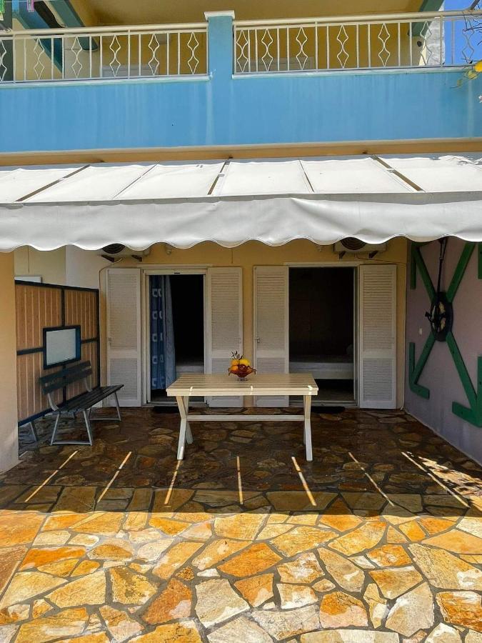 Triantis Apartments Ліґія Екстер'єр фото